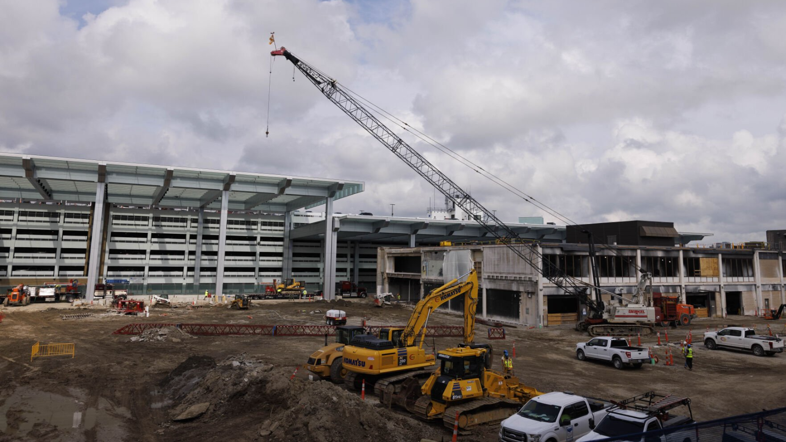 $65 million canopy at Eppley Airfield nears completion as $950 million terminal expansion continues
